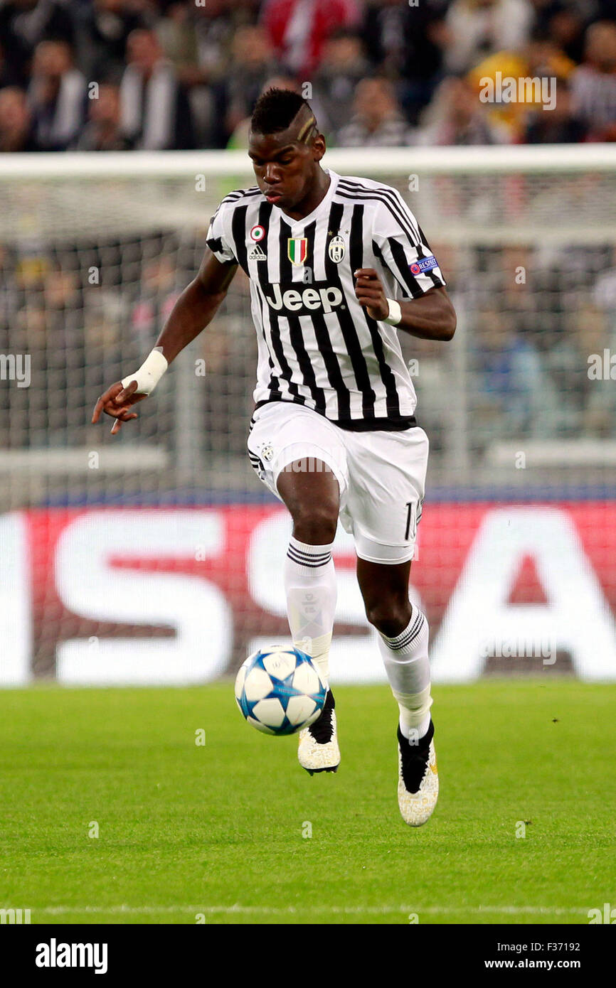 Turin Italy 30th Sep 2015 Champions League Juventus Versus Sevilla turin-italy-30th-sep-2015-champions-league-juventus-versus-sevilla
