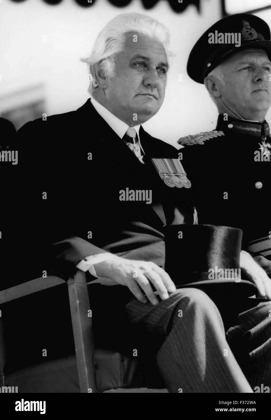 John kerr 1975 hi-res stock photography and images - Alamy