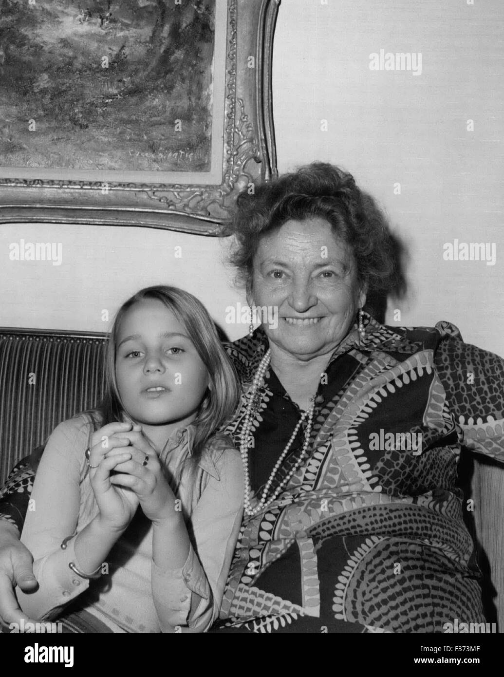 Dec. 29, 1974 - Marine Schell's mother Margarethe Schell - Von Noe & granddaughter Marie - Therese ( 10 1/2 ) Essex House New york. © Keystone Pictures USA/ZUMAPRESS.com/Alamy Live News Stock Photo