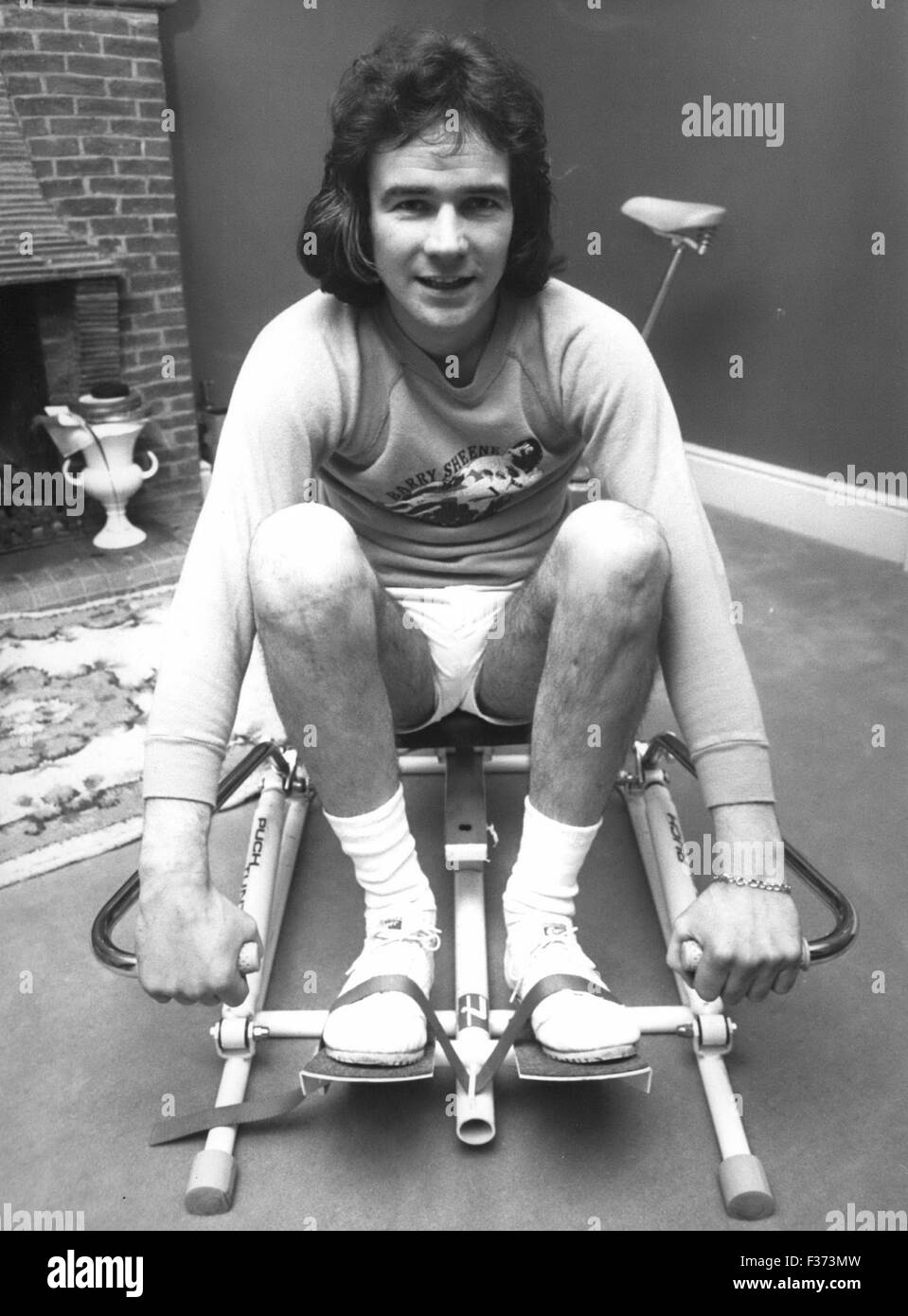 The recluse at work on his rowing machine. 29th Dec, 1982. On the left can be seen the knee that was very badly damaged in the American 'Daytona Marathon' in March 1974. The leg itself held together with steel pins. © Keystone Pictures USA/ZUMAPRESS.com/Alamy Live News Stock Photo