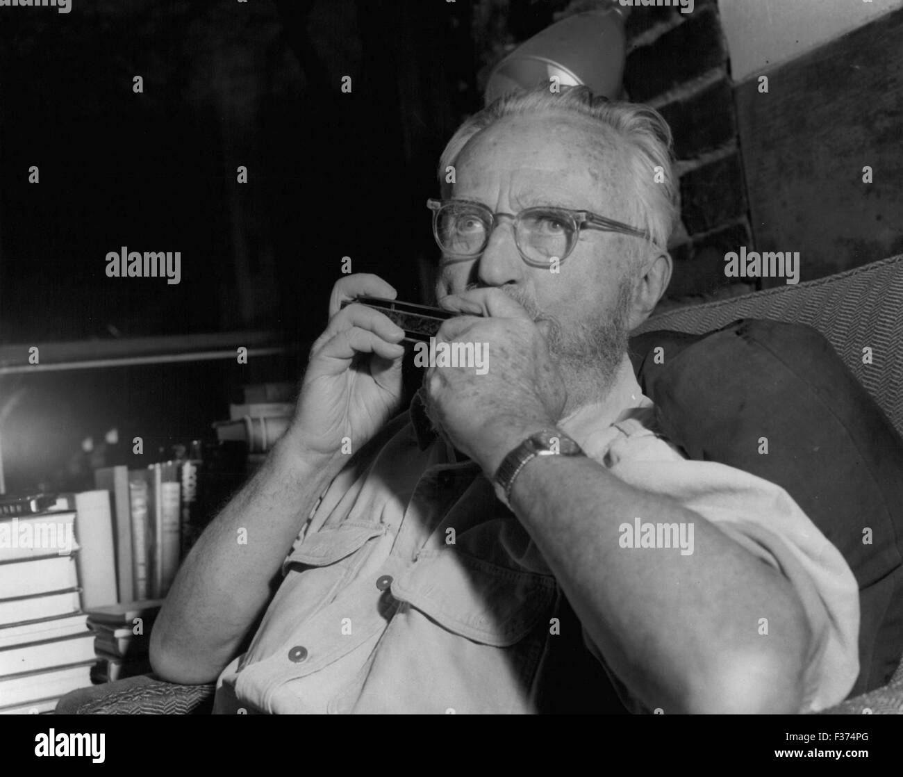Edward Steichen at his house in Connecticut. 26th Dec, 1962. © Keystone Pictures USA/ZUMAPRESS.com/Alamy Live News Stock Photo
