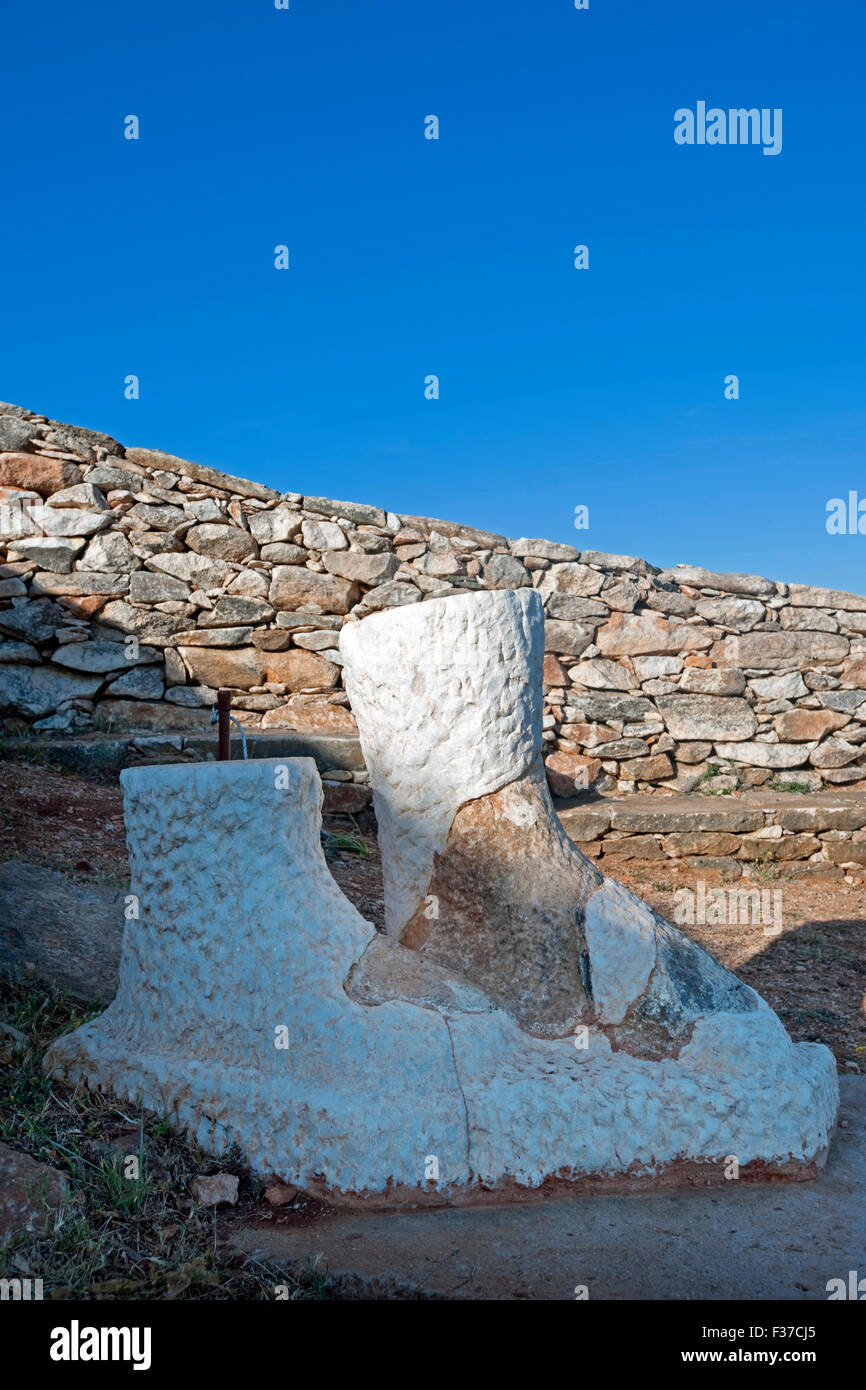 Griechenland, Kykladen, Naxos, Füsse des Kouros von Potamia Stock Photo