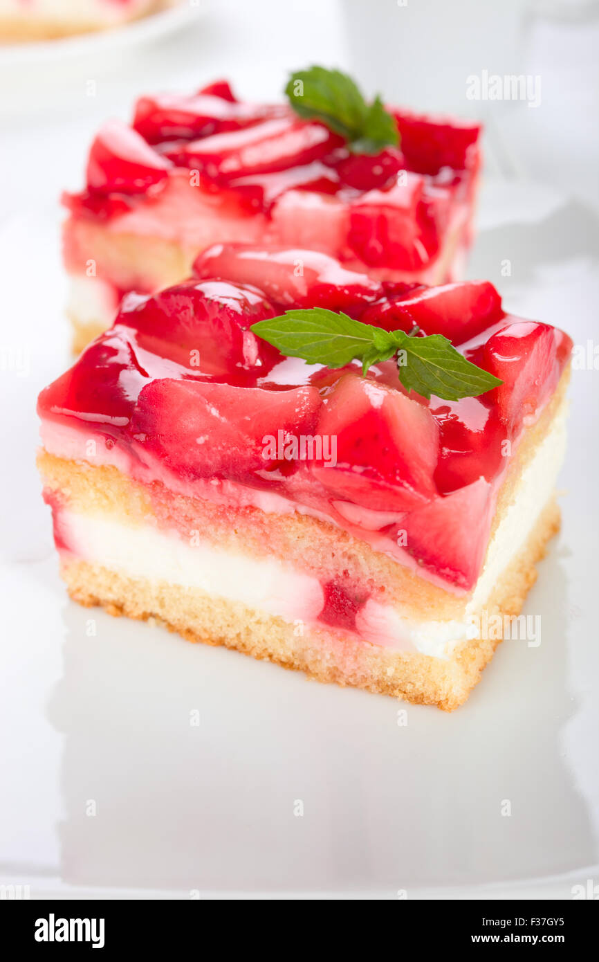 Strawberry cream cake Stock Photo - Alamy