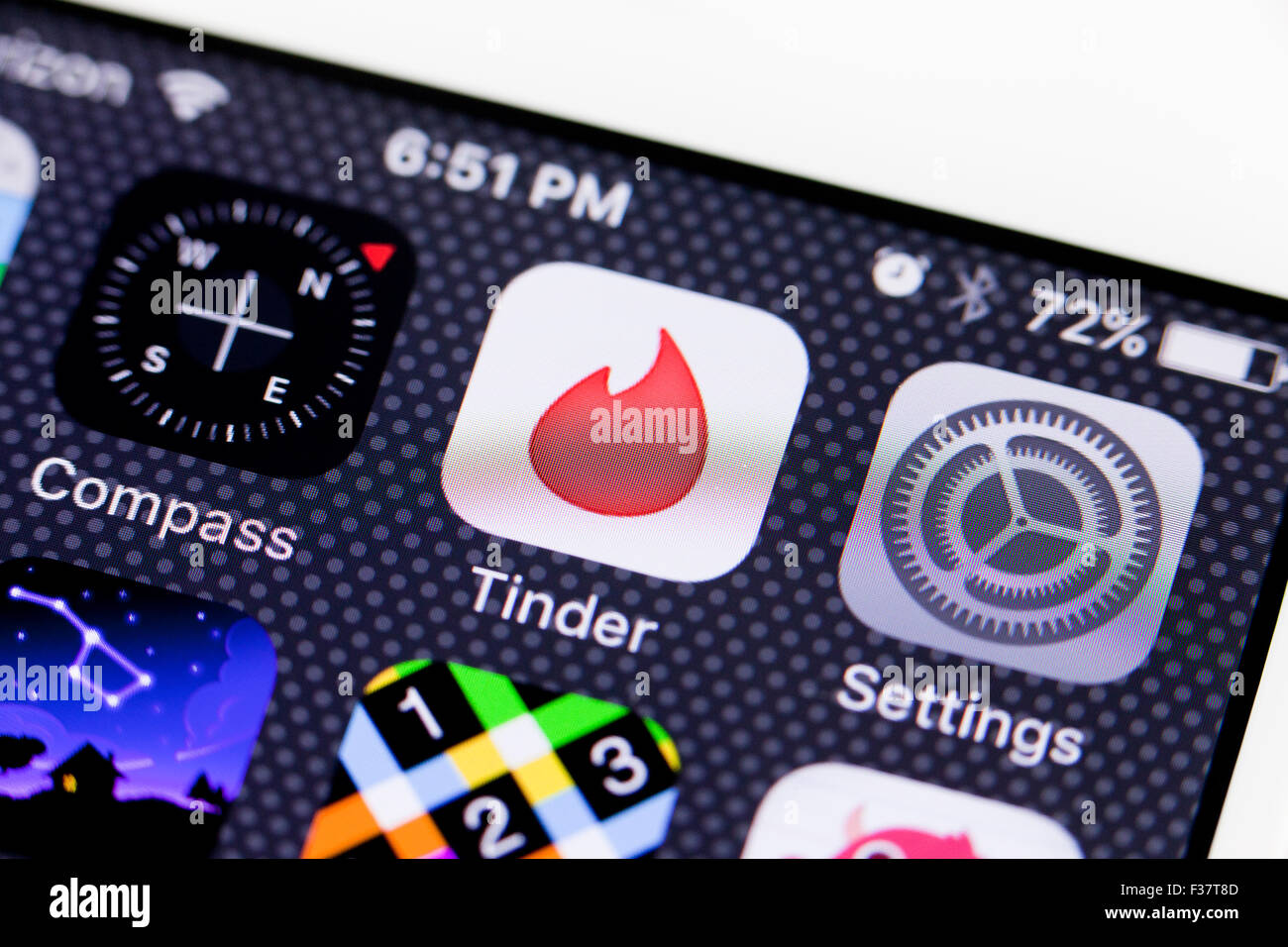 Tinder App Icon On Iphone Screen Usa Stock Photo Alamy