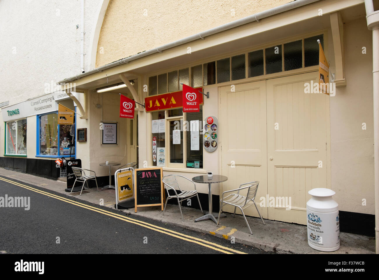 Repurposed shop uk hi-res stock photography and images - Page 2