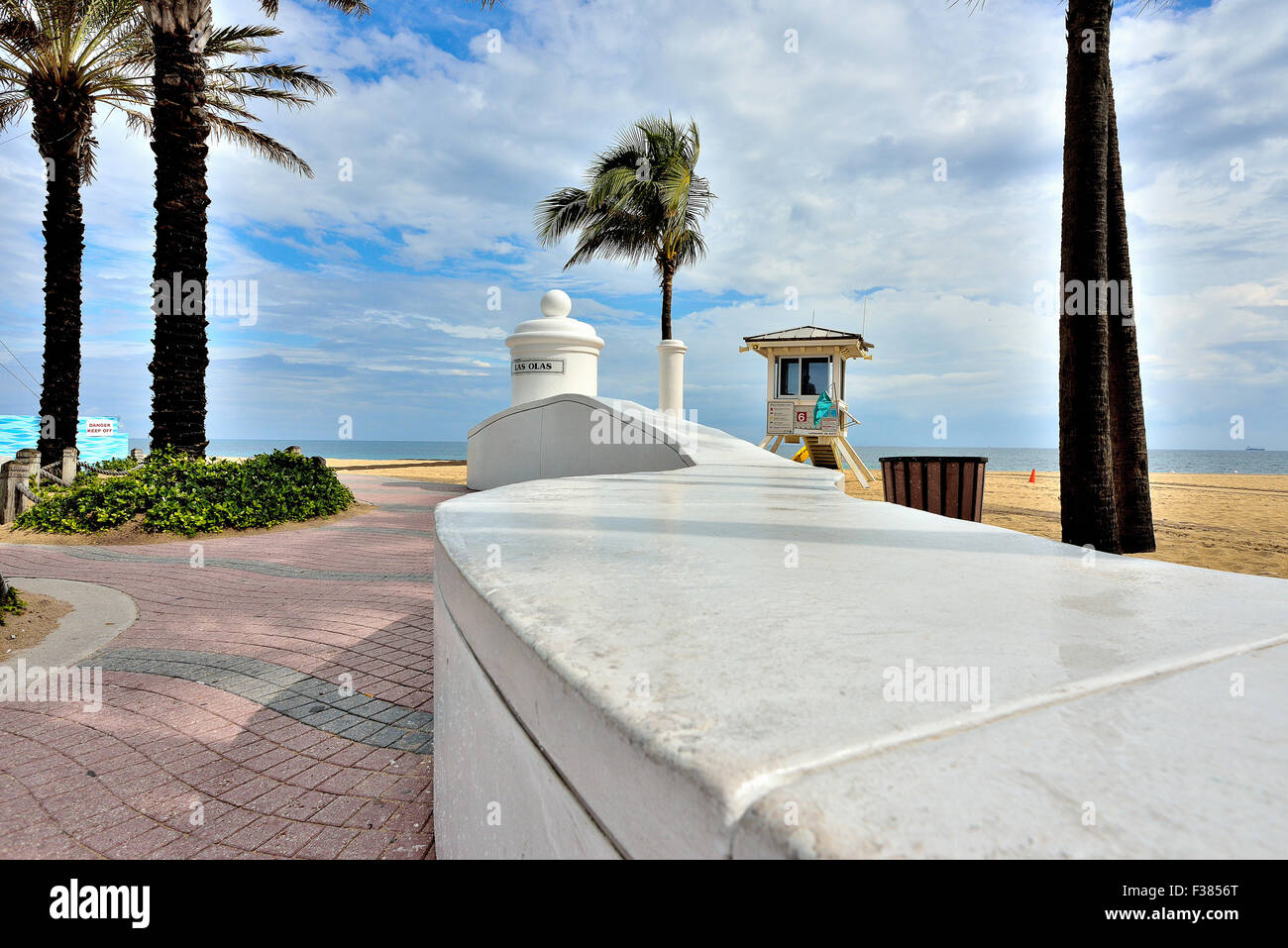 Florida Miami Fort Lauderdale Miami Las Olas beach entrance Stock Photo -  Alamy