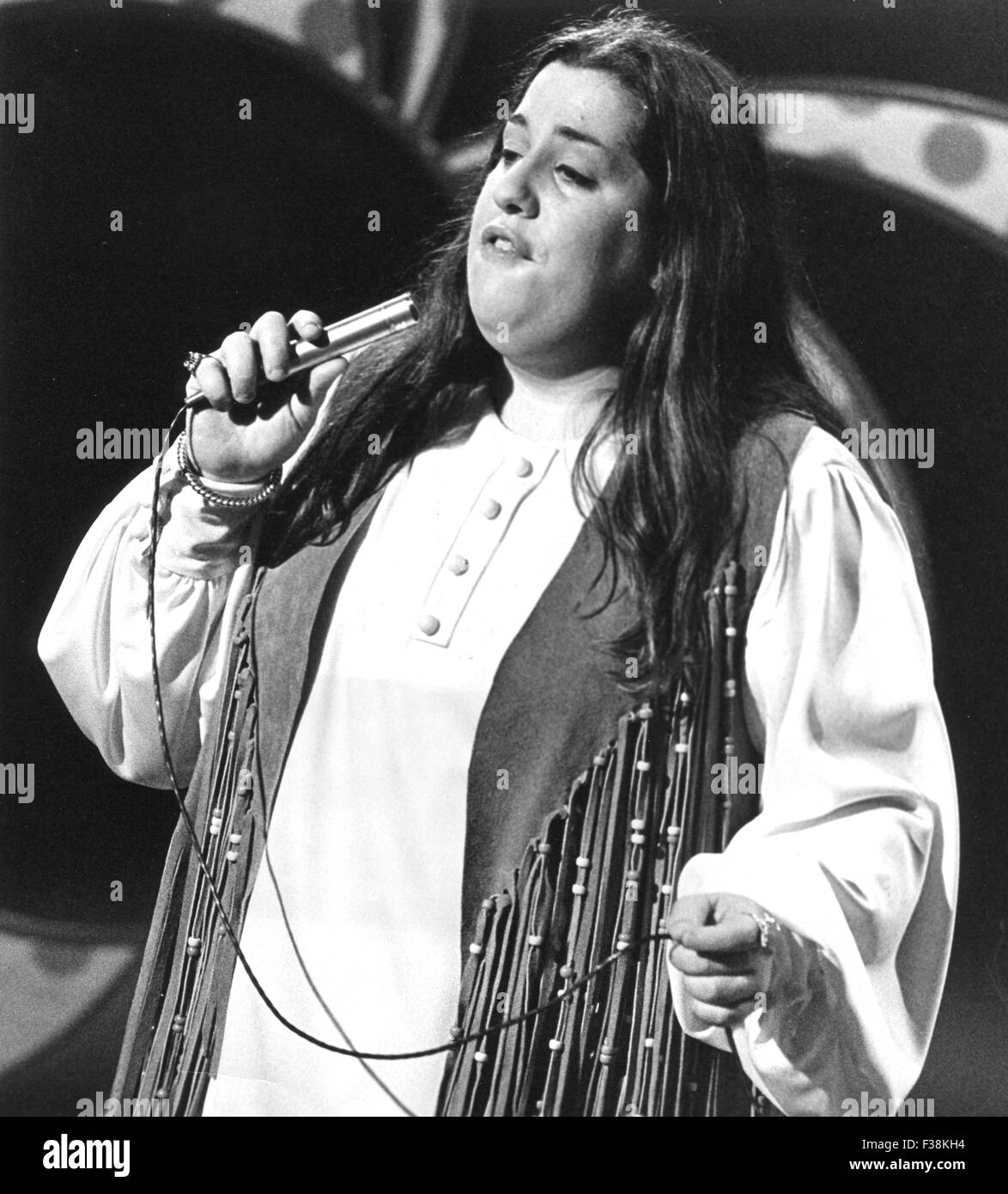 MAMA CASS ELLIOTT US singer on the Tom Jones Show in 1969. Photo