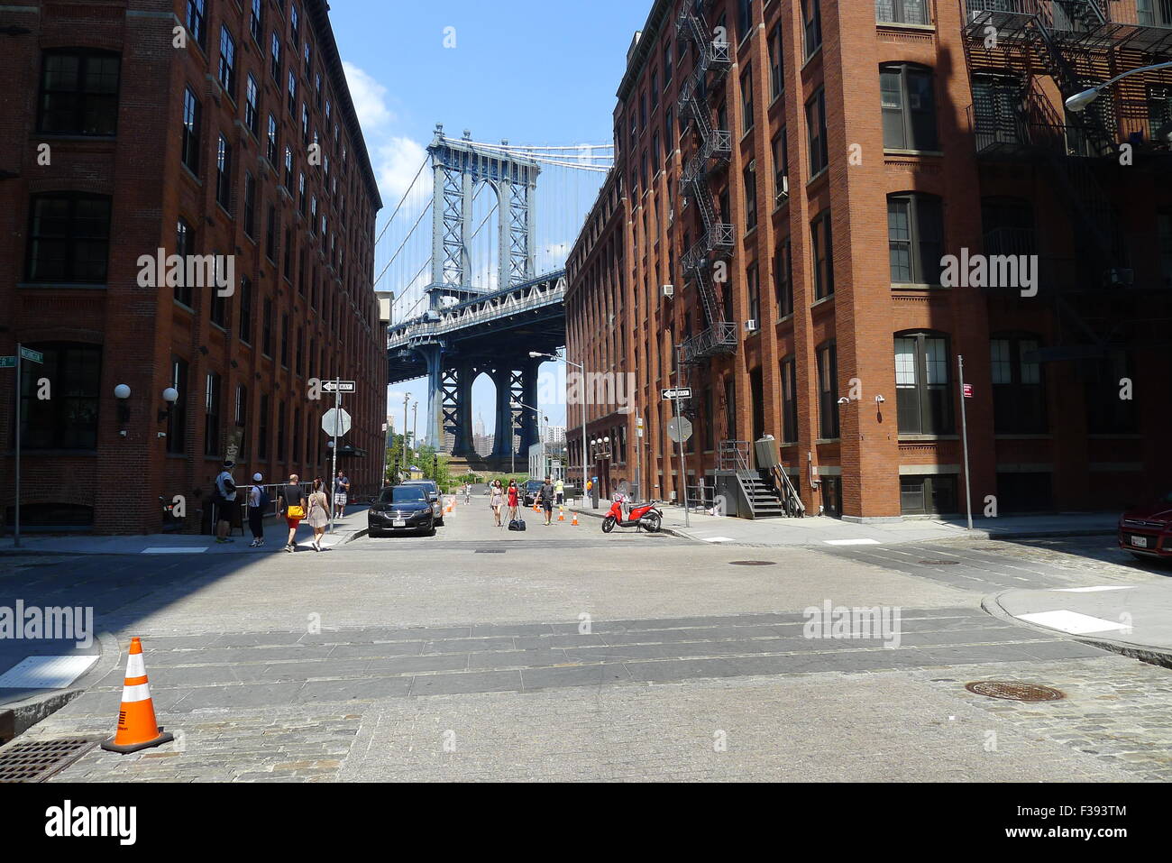 Dumbo street brooklyn hi-res stock photography and images - Alamy