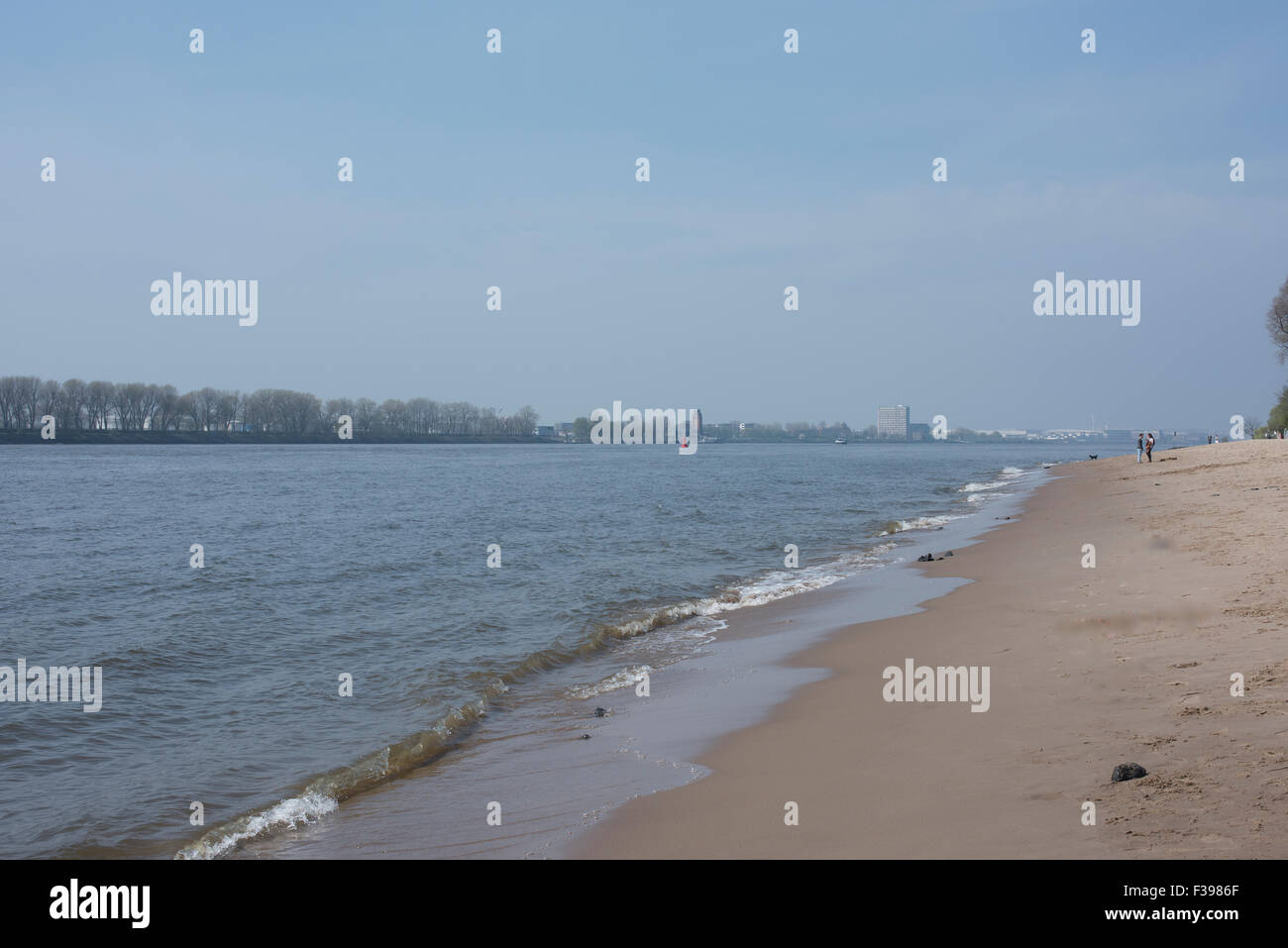 Hamburg beaches hi-res stock photography and images - Alamy