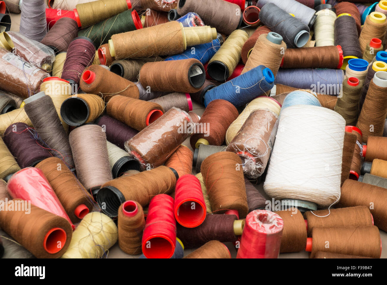 Lots of yarn hires stock photography and images Alamy