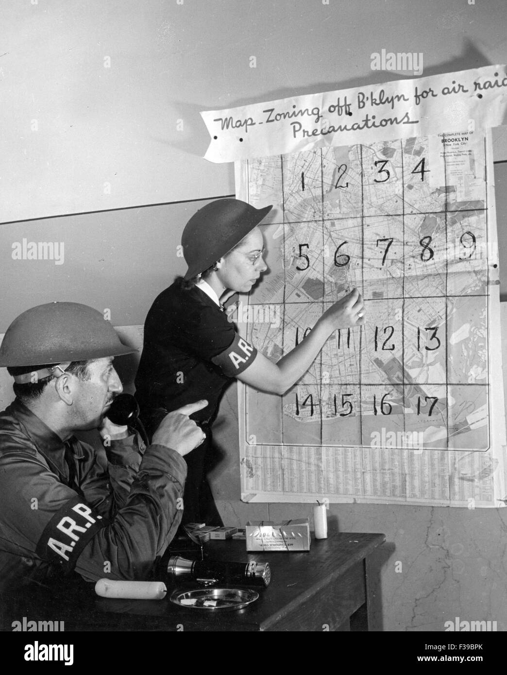 NEW YORK AIR RAID WARDENS in 1941 Stock Photo