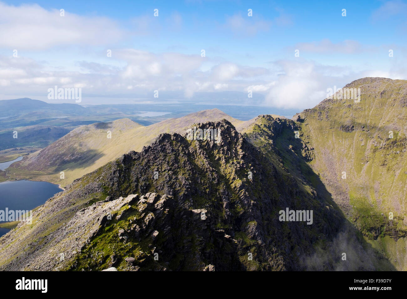 Beenkeragh and ridge with with Coomloughra Glen from Carrauntoohil in ...