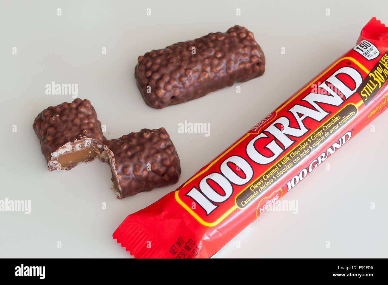 A 100 Grand Bar, a chocolate candy bar made by Nestlé Stock Photo - Alamy