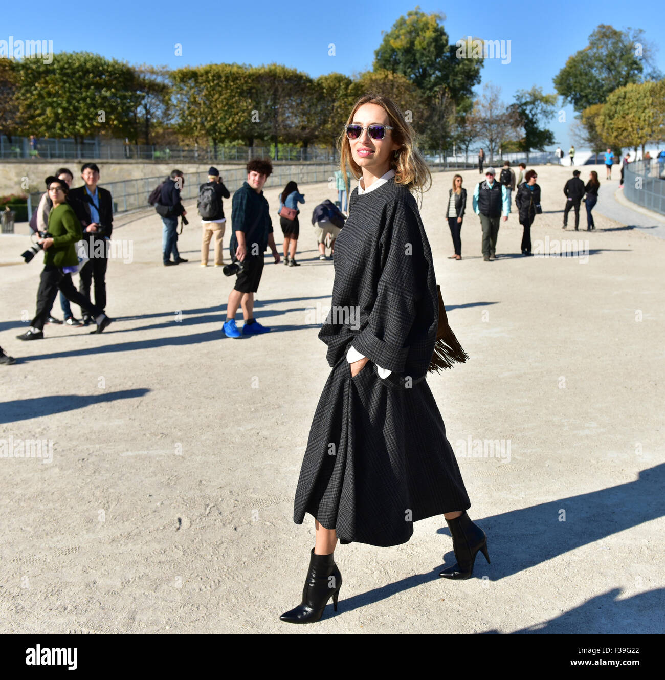 Journalist Alexandra Golovanoff posing before the Maison Margiela show during Paris Fashion Week - Sept 30, 2015 - Photo: Runway Manhattan/Celine Gaille ***For Editorial Use Only*** Mindesthonorar 50,- EUR/Minimum Fee 50,- EUR/picture alliance Stock Photo