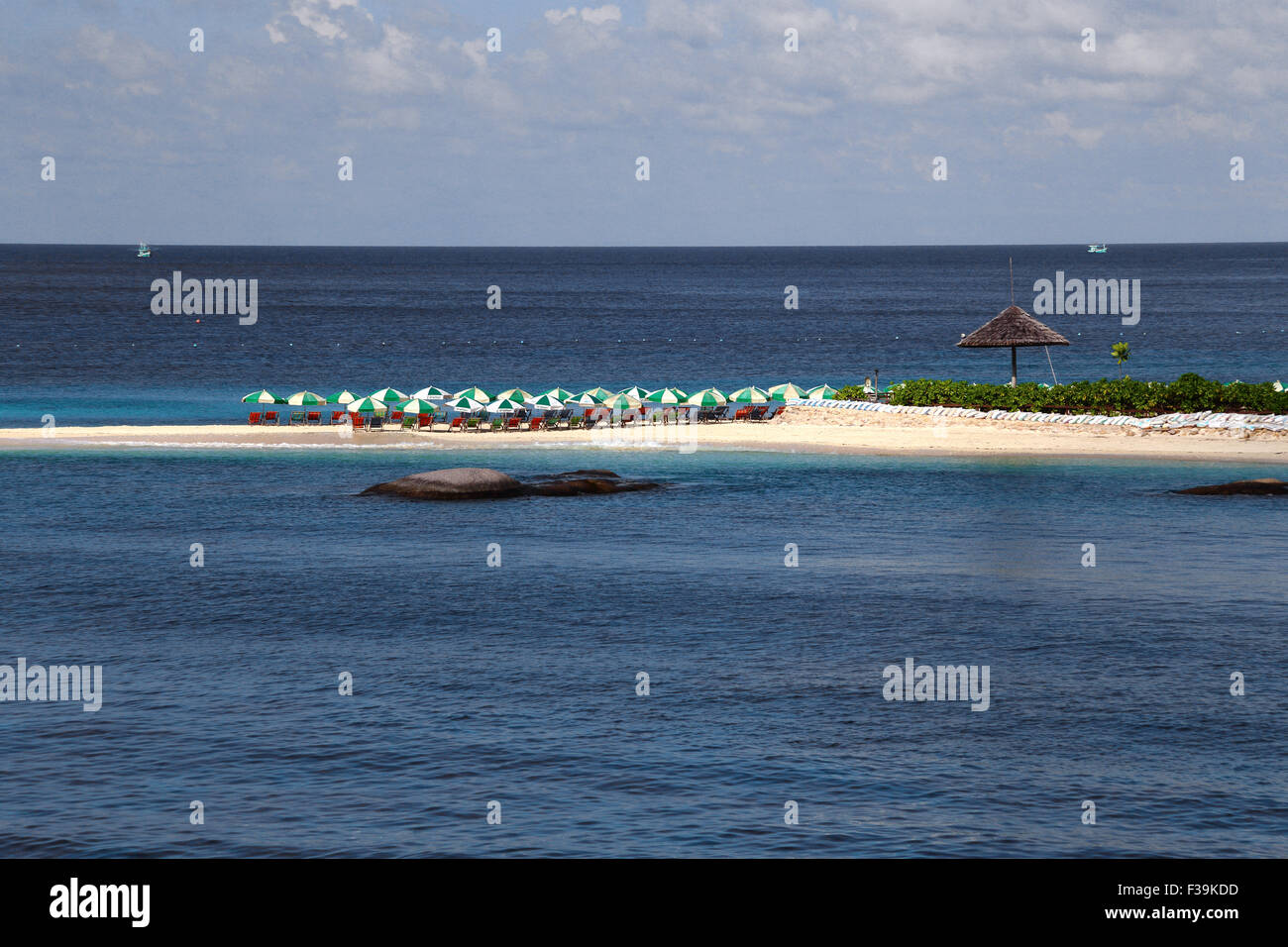 Emptybeach hi-res stock photography and images - Alamy
