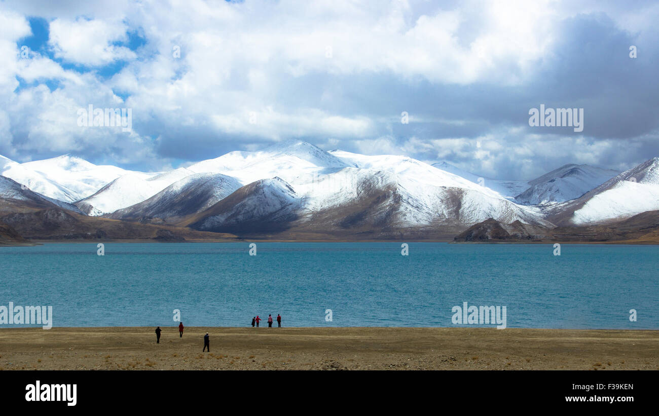 Lake and Mountains of Tibet, China Stock Photo