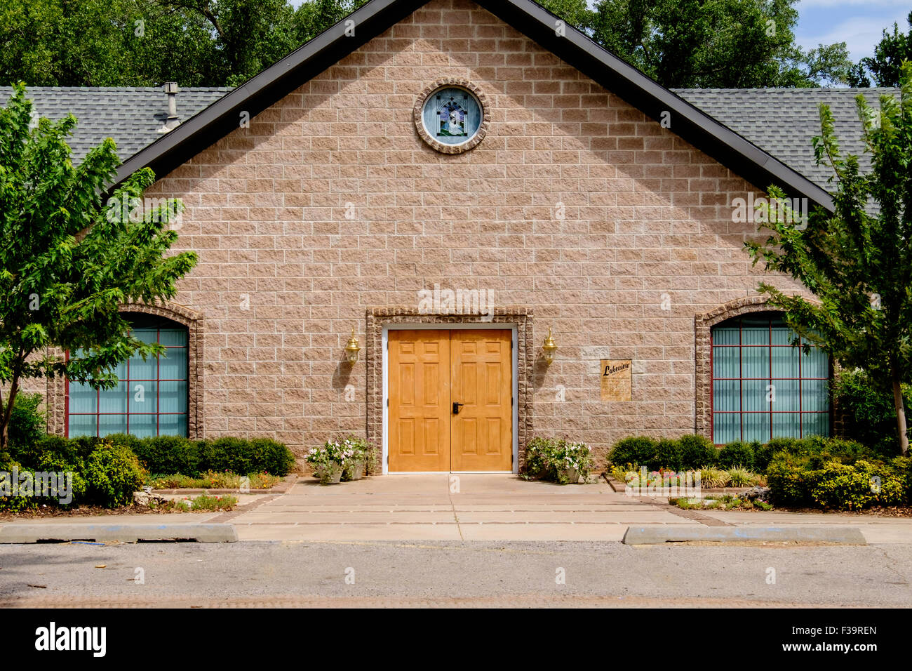 The front entrance of Lakeview Baptist Church in Guthrie, Oklahoma, USA. Stock Photo