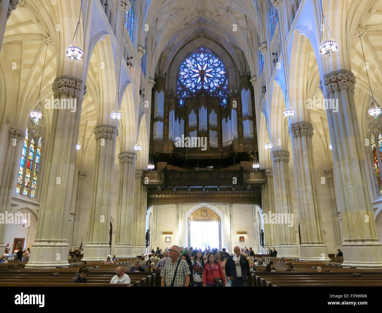 St patrick cathedral new york organ hi-res stock photography and images ...