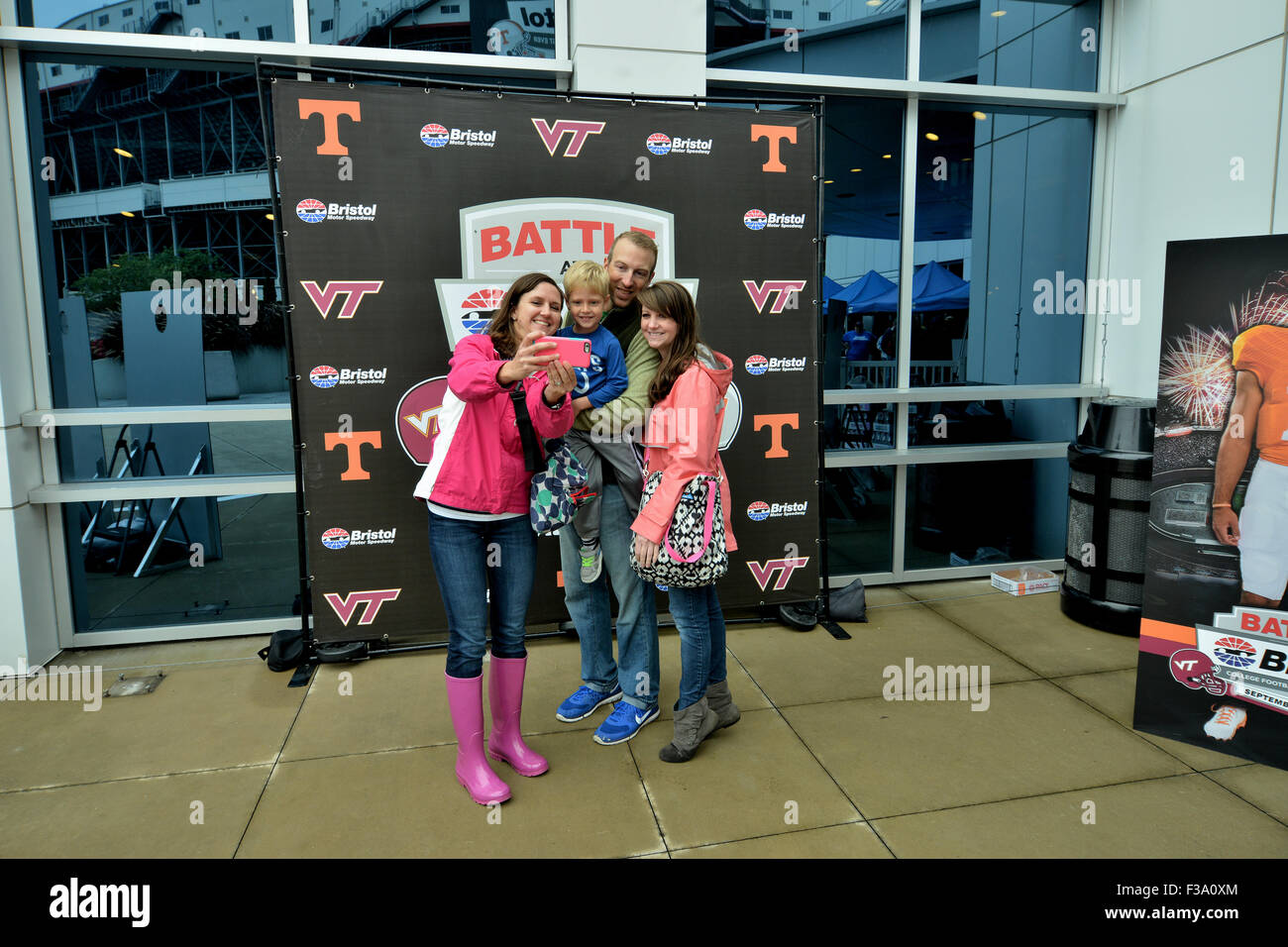 Bristol, Tennessee, USA. 2nd October, 2015. Fans line up to buy Battle of Bristol tickets at Bristol Motor Speedway. This will be the largest college football game ever. Credit:  John Cornelius/Alamy Live News Stock Photo