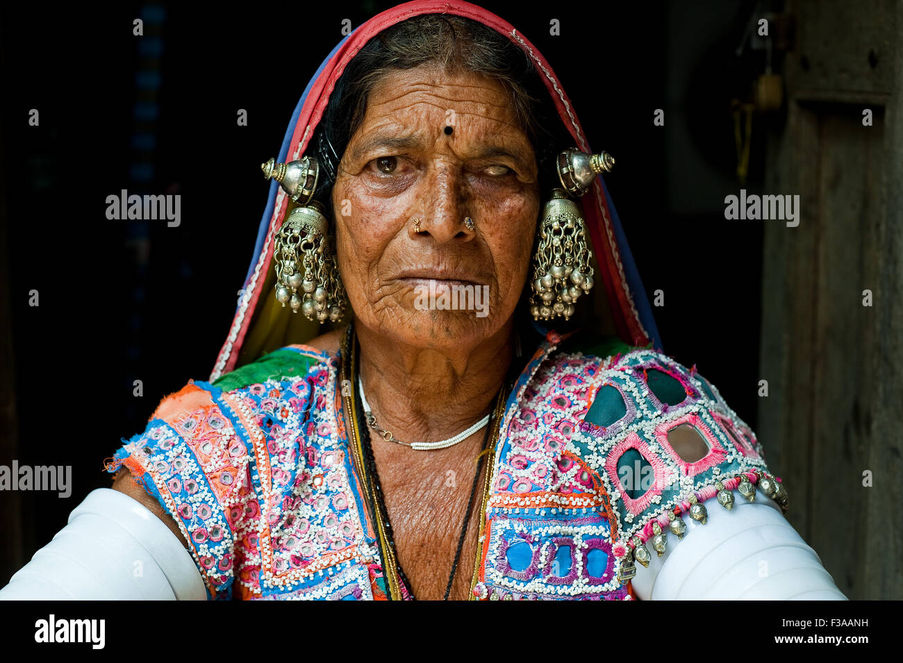 Woman belonging to the Lambani caste. She is one eyed. ( India) Stock Photo