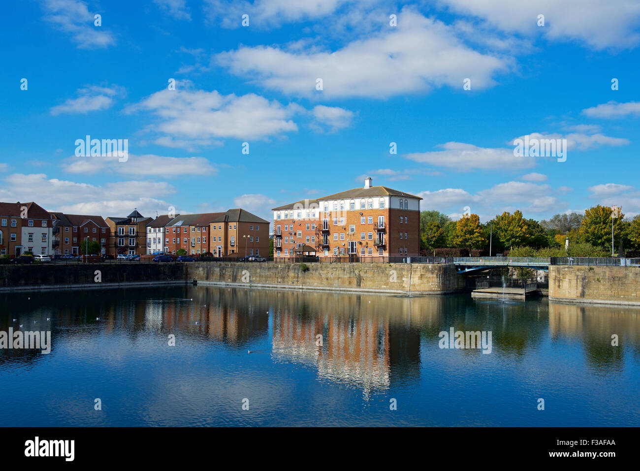 Victoria dock hull hires stock photography and images Alamy