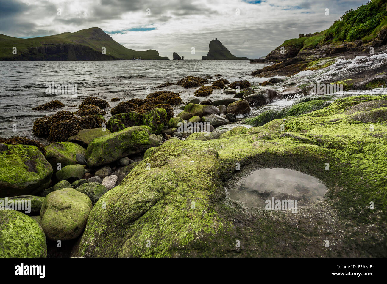 Tindholmur. Faroe islands Stock Photo - Alamy