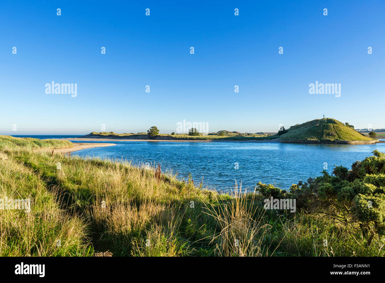 The mouth of the River Aln on the North Sea coast at Alnmouth, Northumberland, England, UK Stock Photo