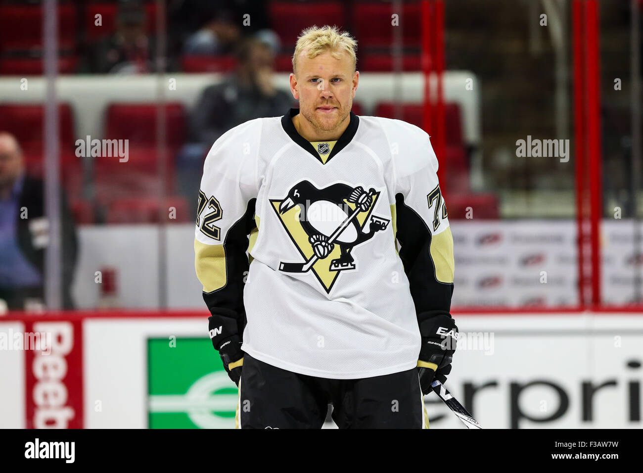 Pittsburgh Penguins right wing Patric 