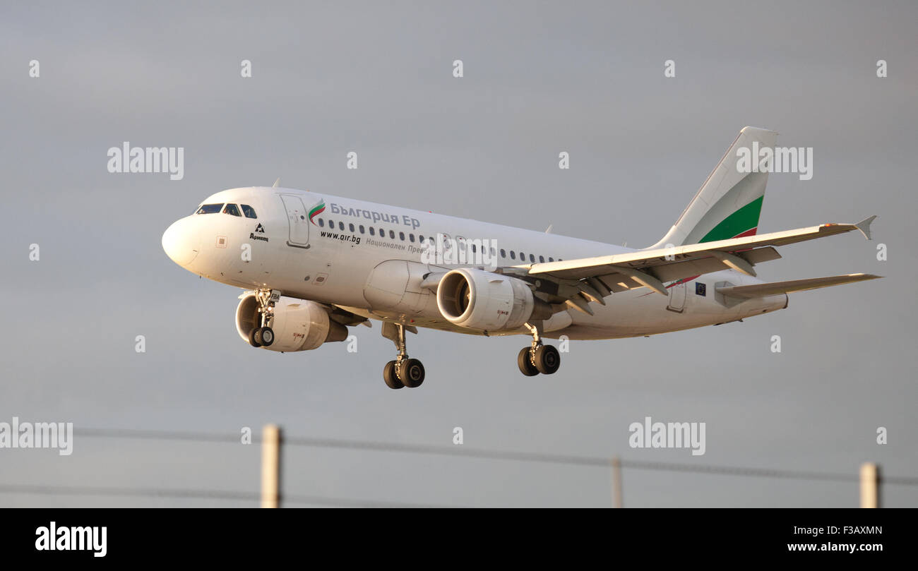 Bulgaria Air Airbus a319 LZ-FBA coming into land at London Heathrow Airport LHR Stock Photo