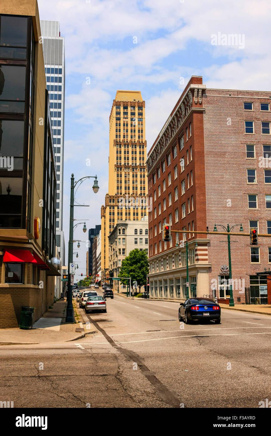 Downtown Memphis city center in Tennessee Stock Photo - Alamy, image size:866x1390