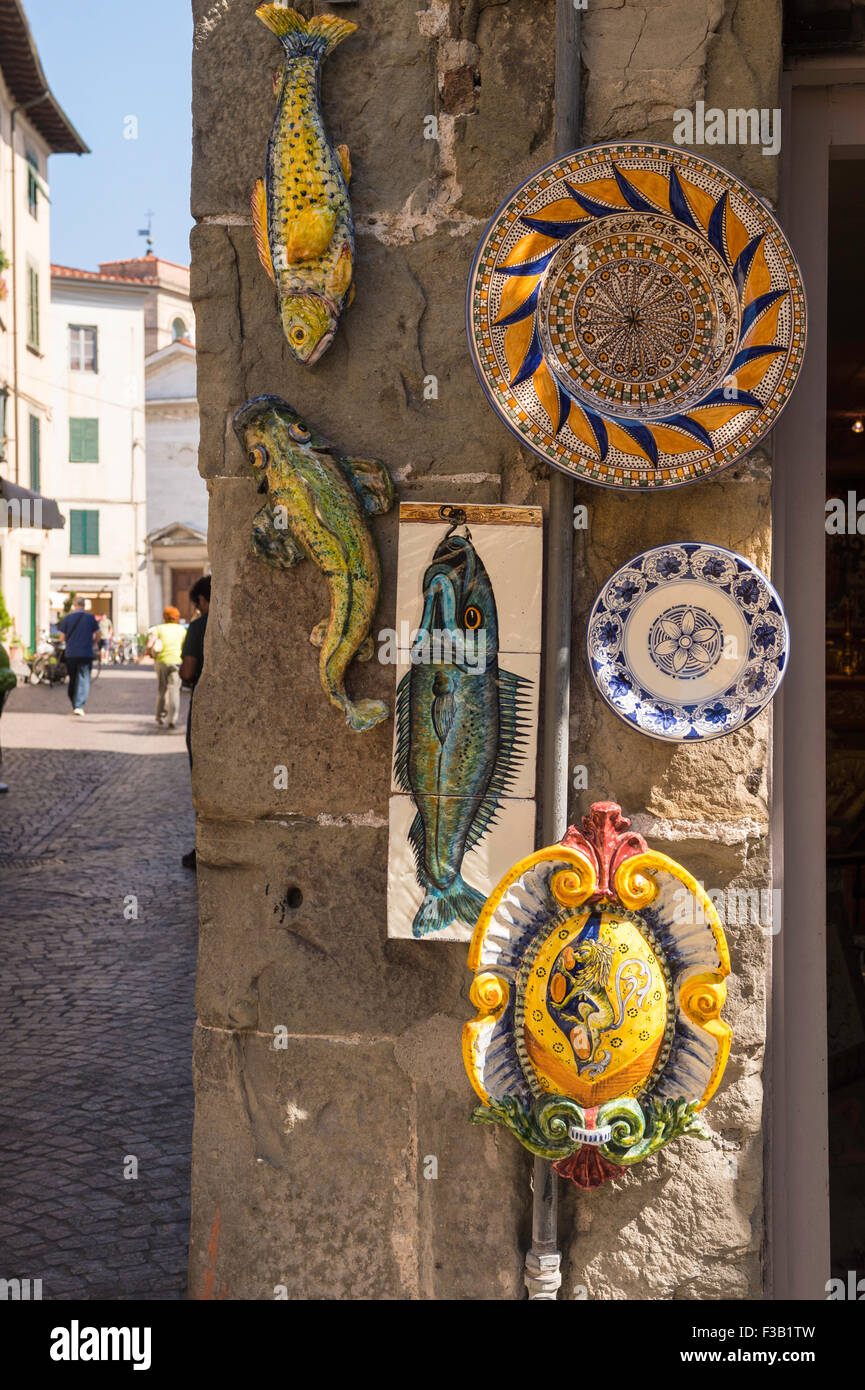 Tuscany italy ceramic painted pottery hires stock photography and