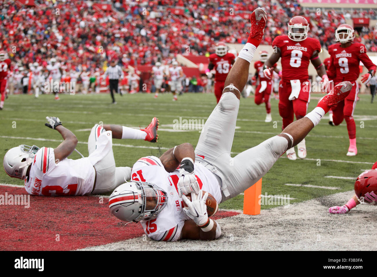 October 3, 2015: Ohio State Buckeyes running back Ezekiel Elliott (15) dives in for the touchdown during the NCAA football game between the Ohio State Buckeyes and the Indiana Hoosiers at the Memorial Stadium in Bloomington, Indiana. Ohio State Buckeyes won 34-27. Christopher Szagola/CSM Stock Photo