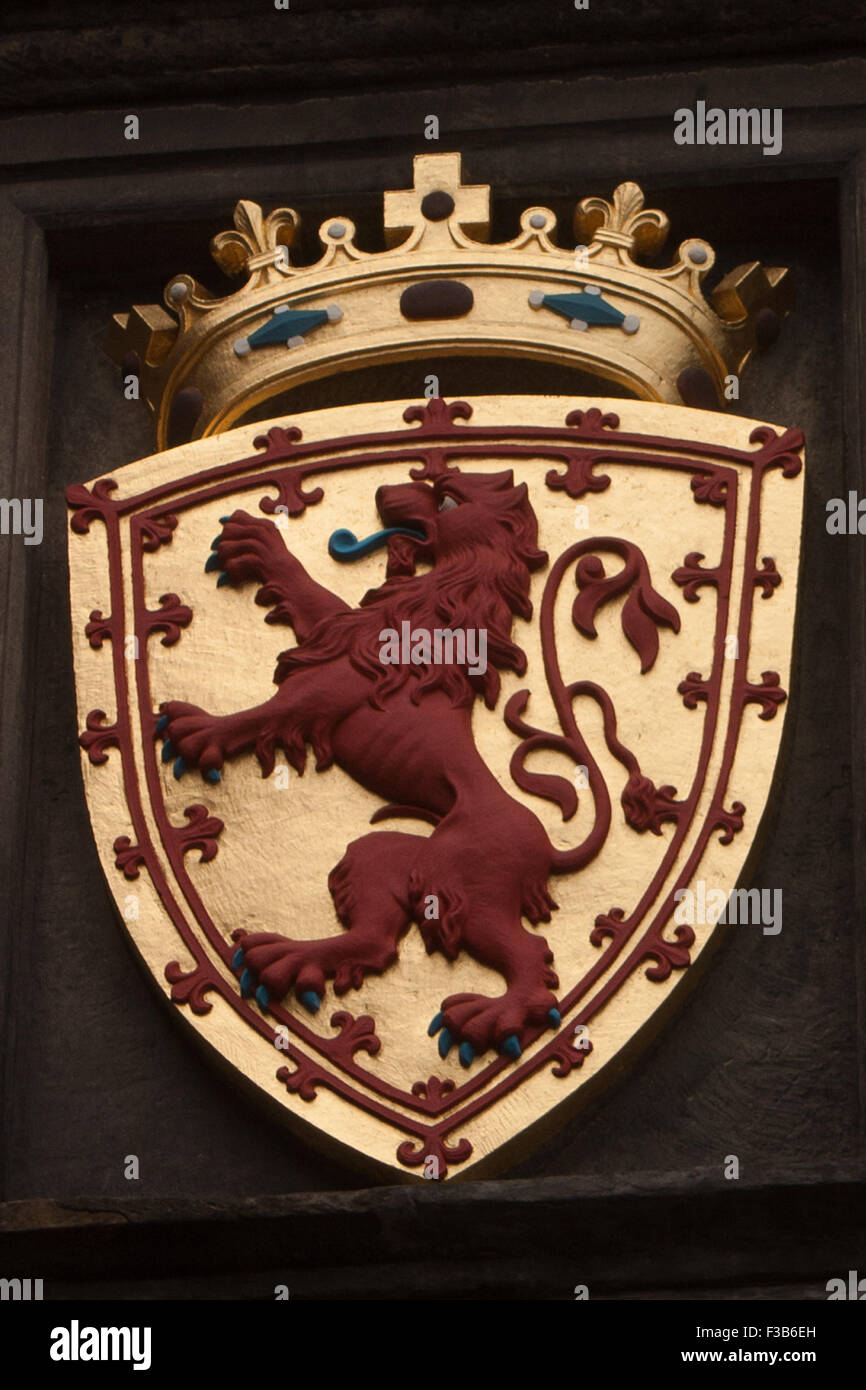 lion rampant shield william wallace monument scotland brian mcguire