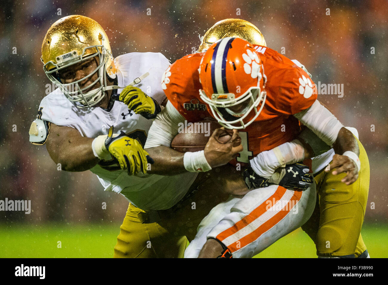 Notre Dame Defensive Lineman Jerry Tillery 99 Makes A Hit