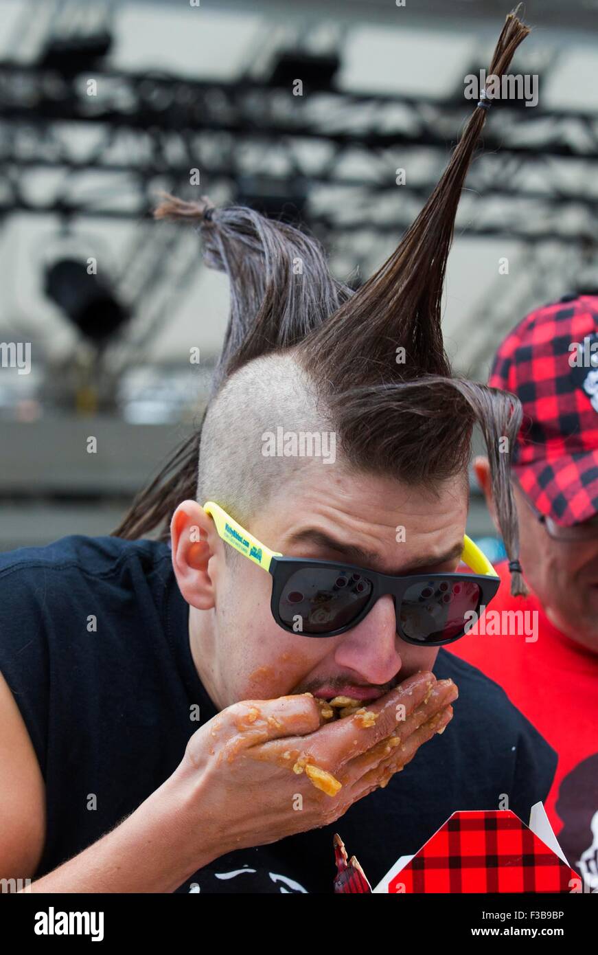 Toronto, Canada. 3rd Oct, 2015. A contestant participates in the 2015