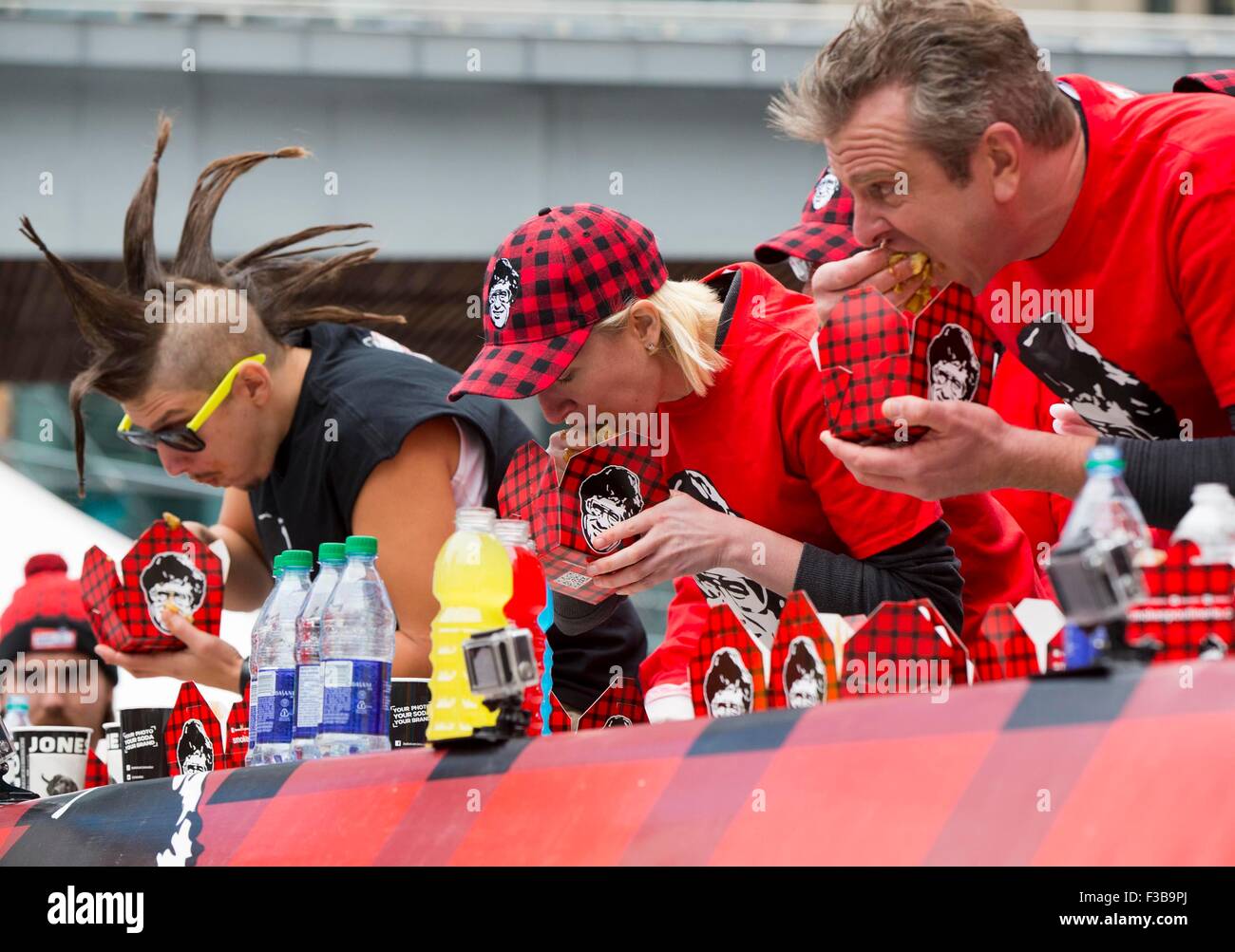 Toronto, Canada. 3rd Oct, 2015. Contestants participate in the 2015