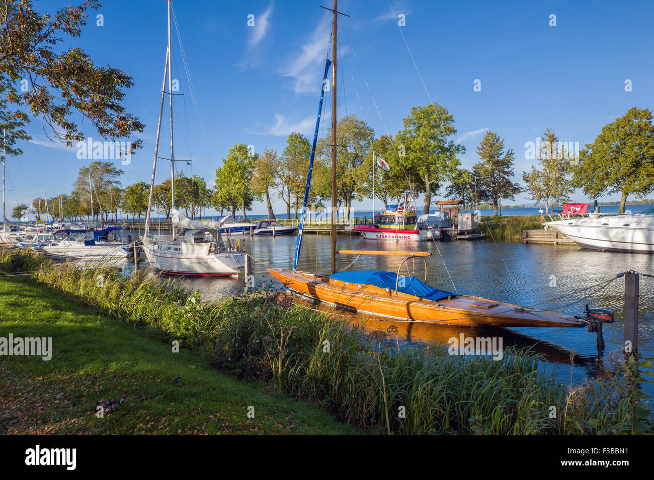 Leisure boats hi-res stock photography and images - Alamy