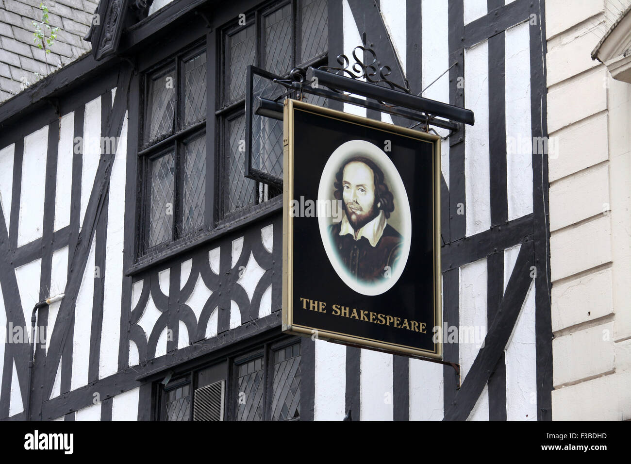 The Shakespeare Public House in Manchester City Centre Stock Photo Alamy