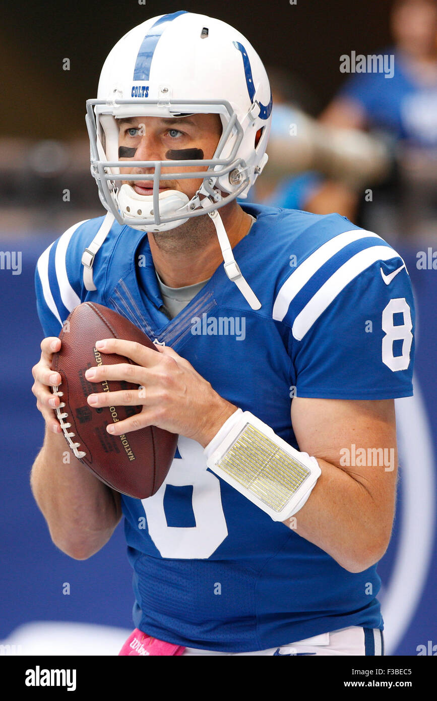 October 4, 2015: Indianapolis Colts quarterback Matt Hasselbeck (8) looks on during warm-ups prior to the NFL game between the Jacksonville Jaguars and the Indianapolis Colts at Lucas Oil Stadium in Indianapolis, Indiana. Christopher Szagola/CSM Stock Photo