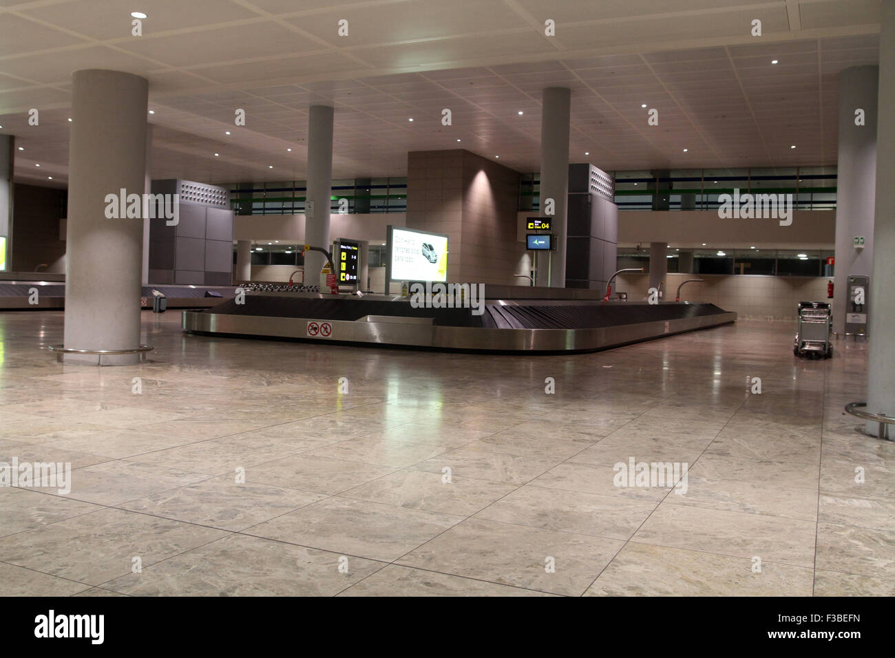 Alicante Airport Spain Baggage reclaim credit image Jack Ludlam