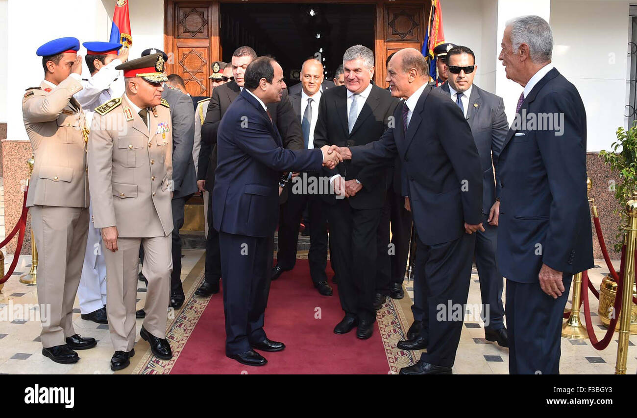 Cairo, Egypt. 4th Oct, 2015. A handout picture released by the Egyptian Presidency shows Egyptian President Abdul Fattah al-Sisi after their visit to former Egyptian President Sadat's grave and the memorial of the Unknown Soldier tomb on October 4, 2015 in Cairo, as part of the celebrations marking the 42th anniversary of October War Victory © Egyptian President Office/APA Images/ZUMA Wire/Alamy Live News Stock Photo