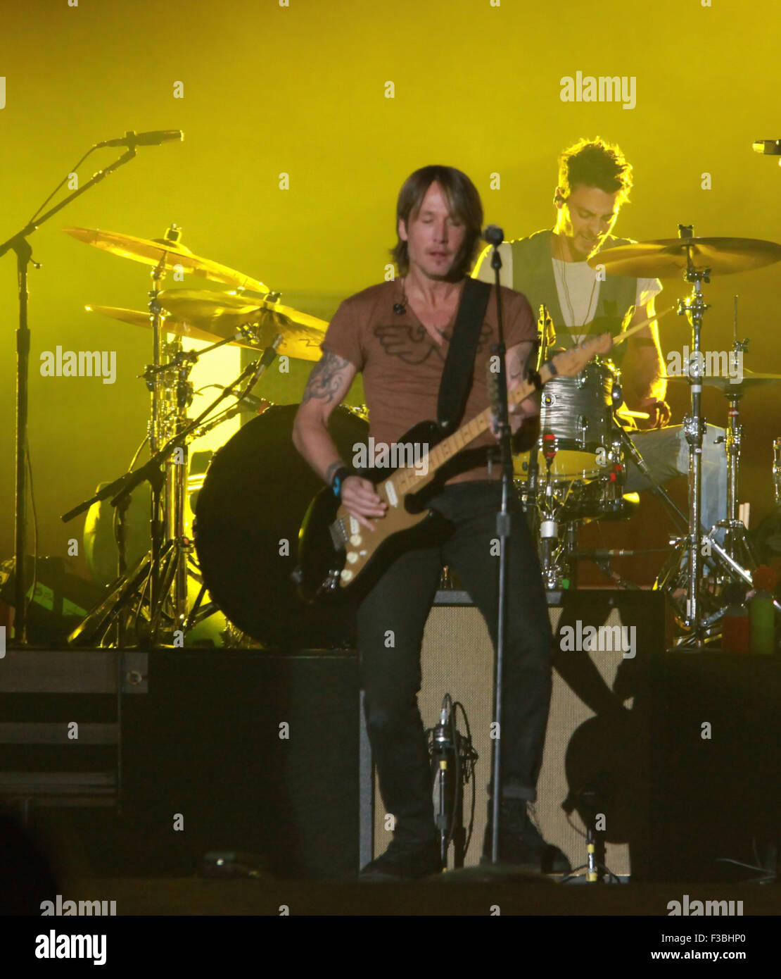 Las Vegas, Nevada, USA. 4th Oct, 2015. Country music artist Keith Urban headlines the second day Rt 91 Harvest Country Music Festival on the October 3, 2015 at Las Vegas Village in Las Vegas, Nevada Credit:  Marcel Thomas/ZUMA Wire/Alamy Live News Stock Photo