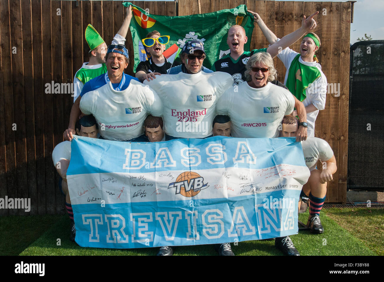 London, UK. 04th October 2015. Irish and Italian fans at the Queen