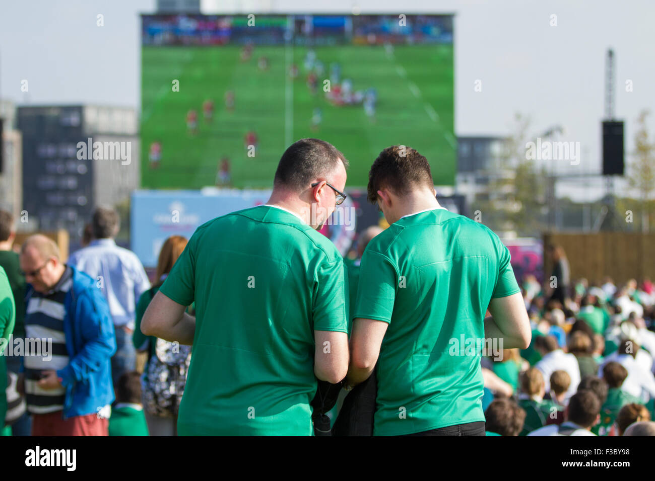 London, UK. 04th October 2015. Irish and Italian fans at the Queen