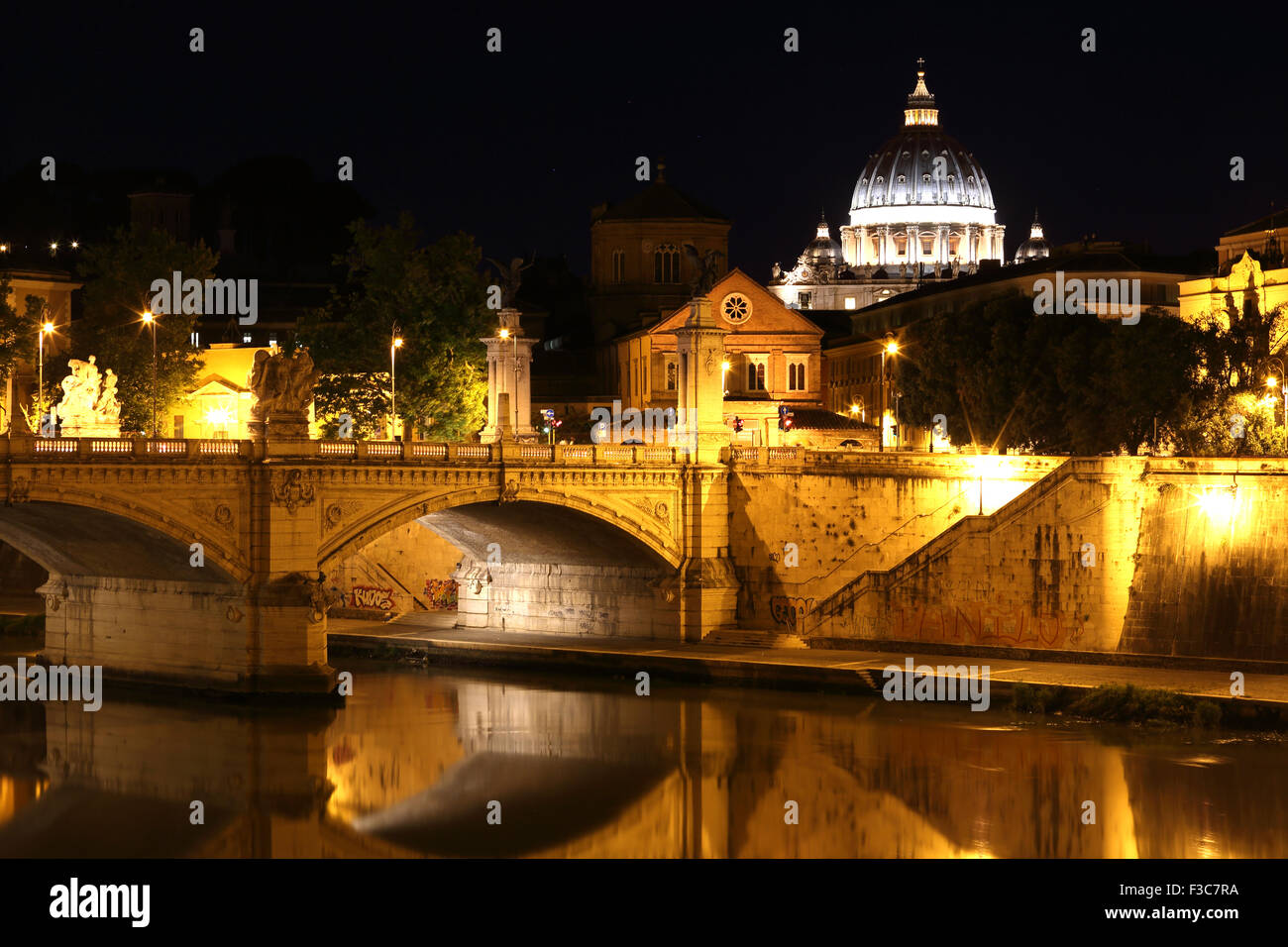 Ponte Vittorio Emanuele leading across the Tiber River to the Vatican. Stock Photo