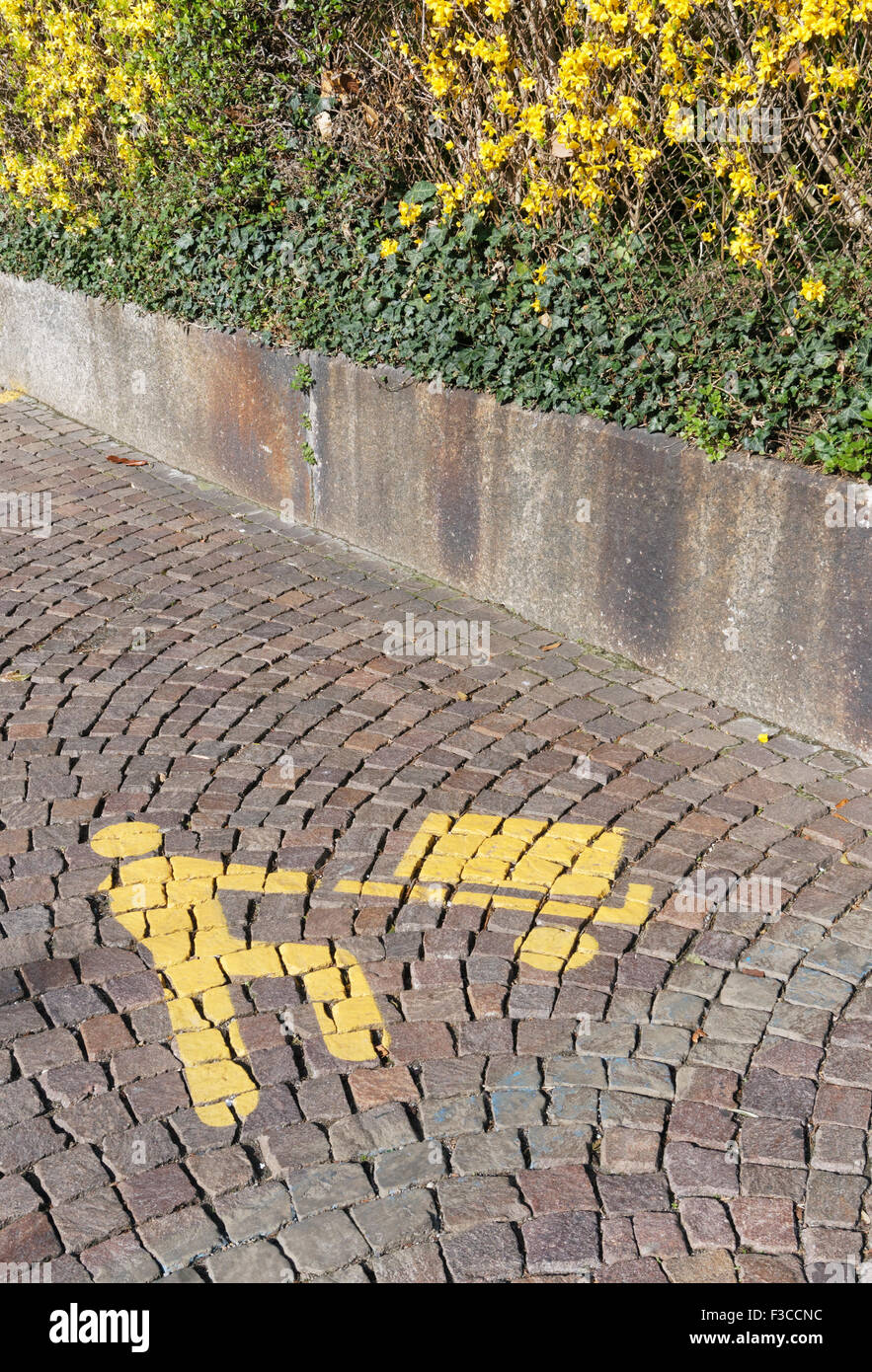 Loading symbol hi-res stock photography and images - Alamy