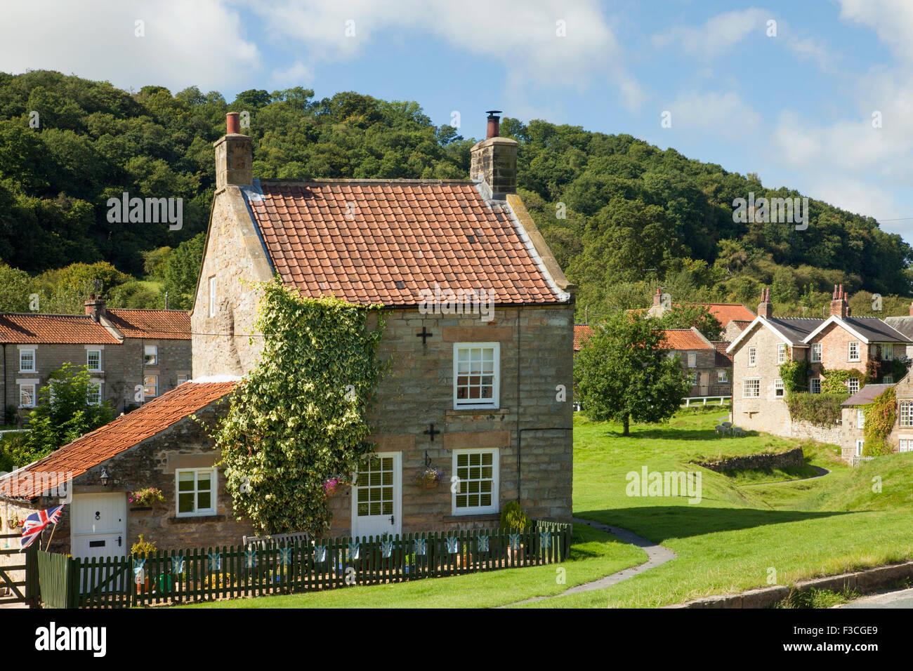Yorkshire village cottages hires stock photography and images Alamy