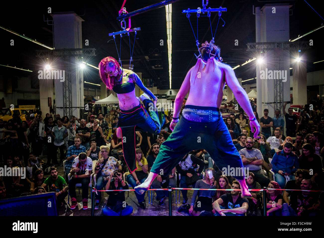 Suspension by hooks hires stock photography and images Alamy