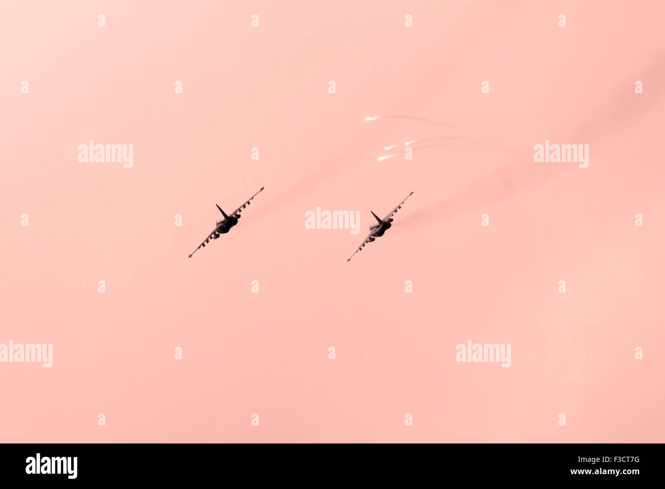 Decoy flares hires stock photography and images Alamy