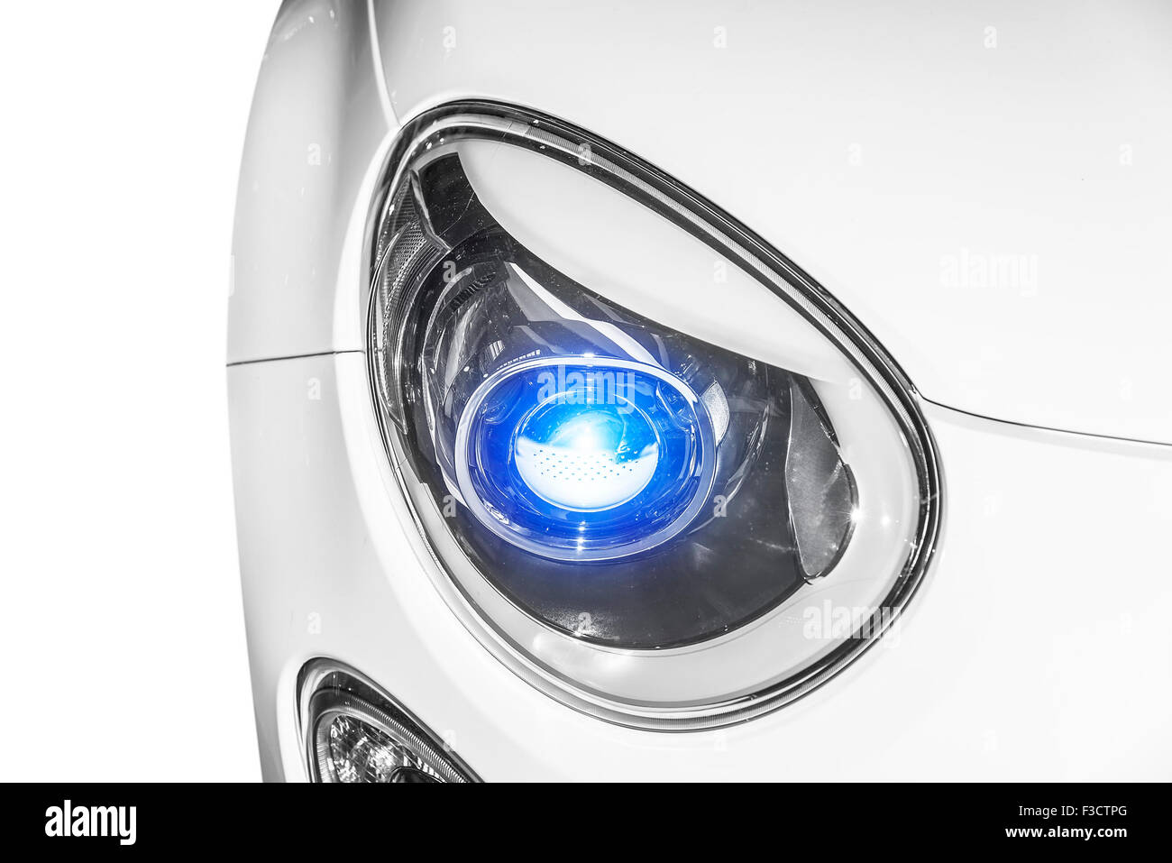 High beam headlights hires stock photography and images Alamy